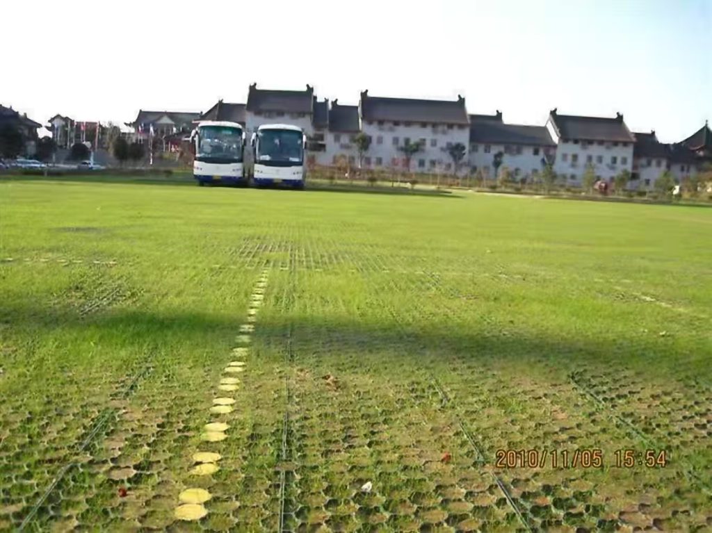 打造堅固綠坪:昆明盤德工程材料有限公司植草格標(biāo)準(zhǔn)化施工指南